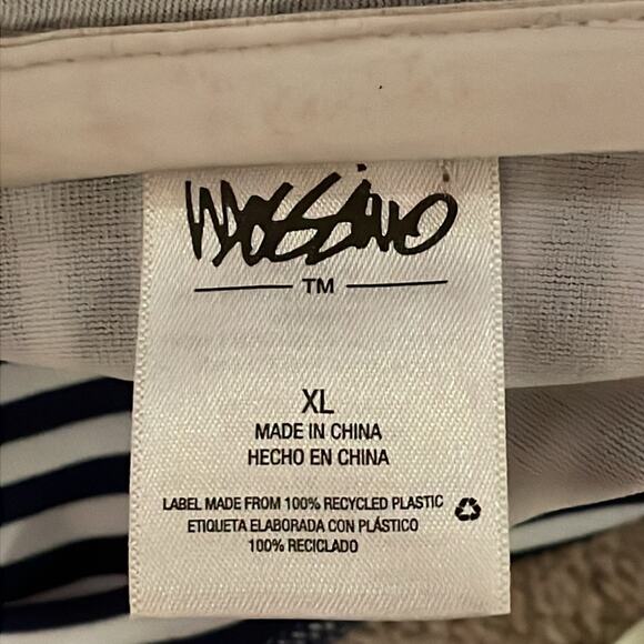 Mossimo Sleeveless Tank Top. XL - Picture 2 of 4